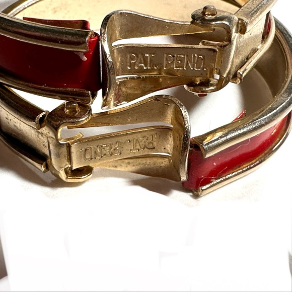 Vintage Red & Gold Tone Clip On Hoop Earrings Pat Pend Closure Retro 80s 90s - Picture 6 of 6